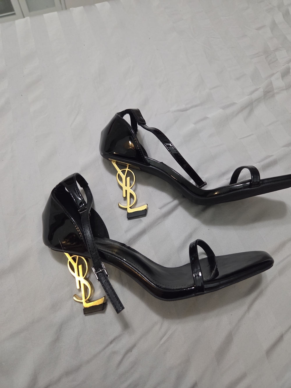 No Brand. Designer Inspired. Leather Heeled Sandals with Gold Logo Heel - Picture 7 of 8